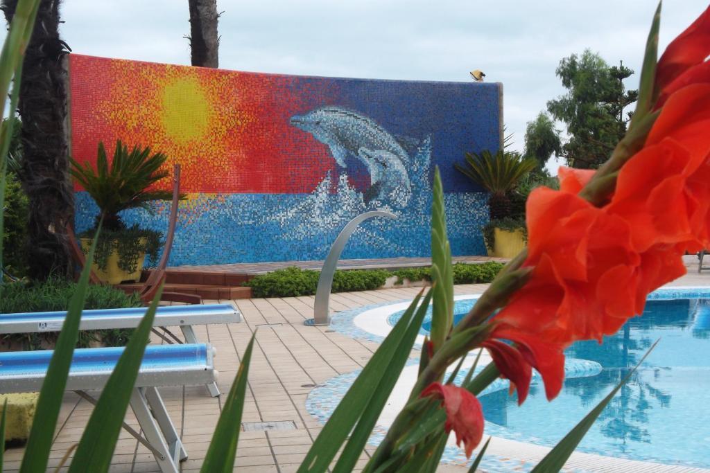 Hotel Marina Roseto Degli Abruzzi Bagian luar foto