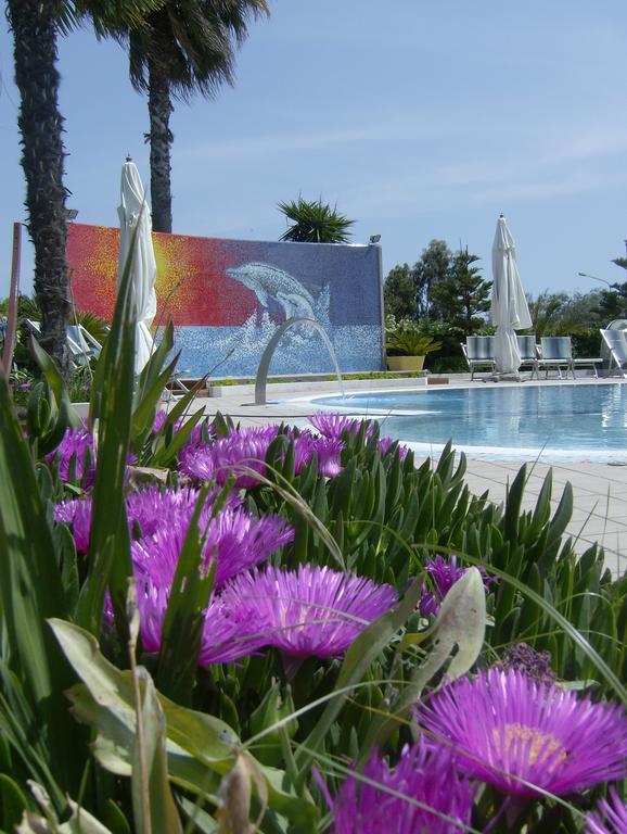 Hotel Marina Roseto Degli Abruzzi Bagian luar foto