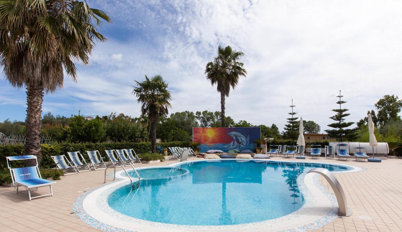 Hotel Marina Roseto Degli Abruzzi Bagian luar foto
