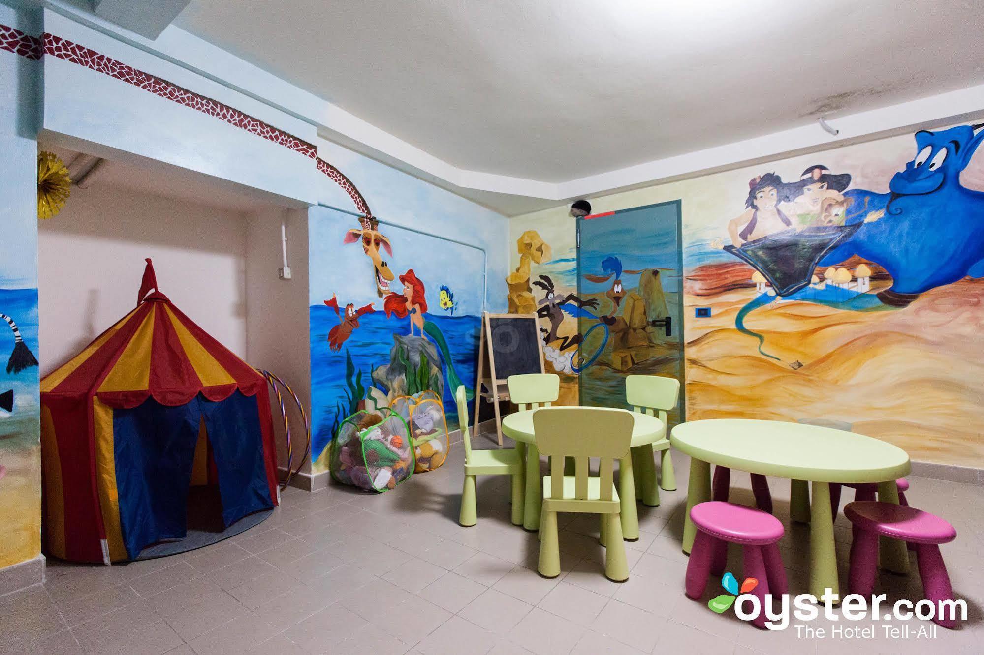 Hotel Marina Roseto Degli Abruzzi Bagian luar foto