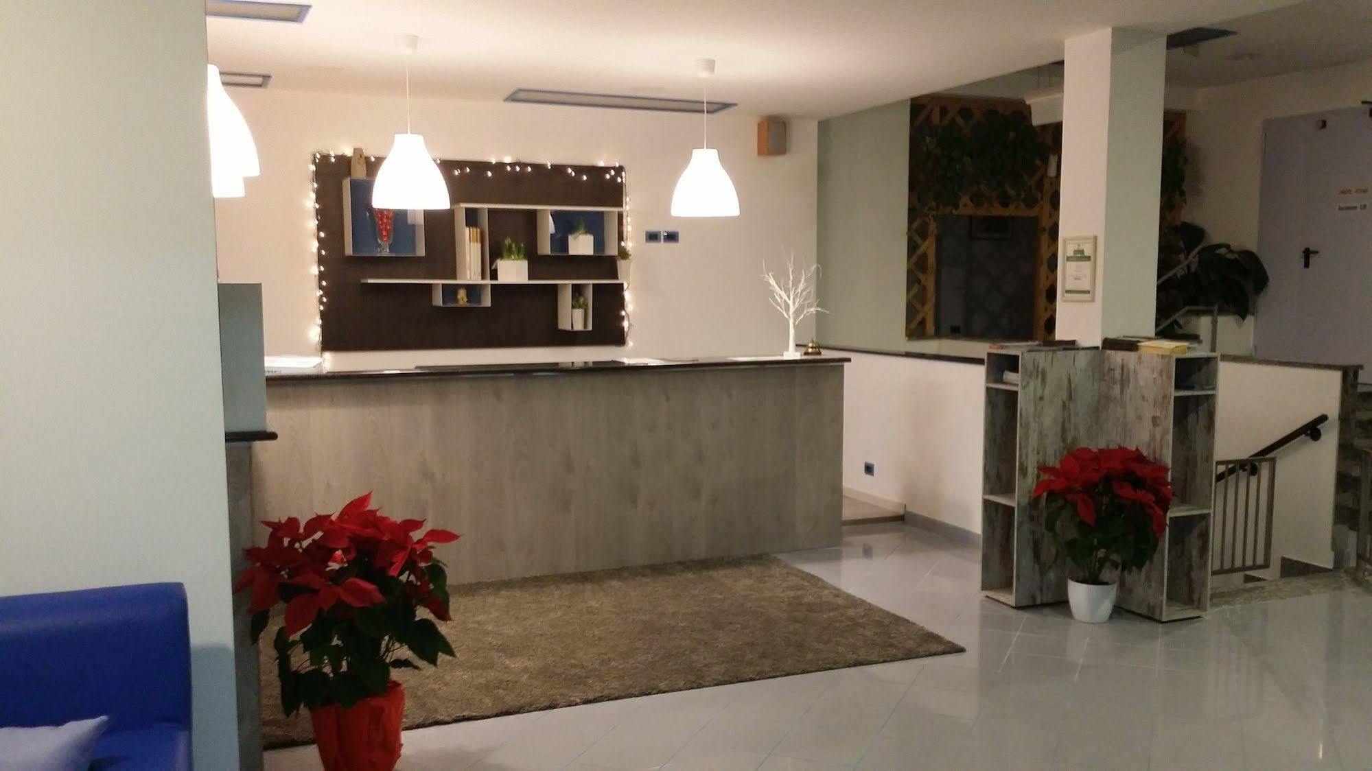 Hotel Marina Roseto Degli Abruzzi Bagian luar foto