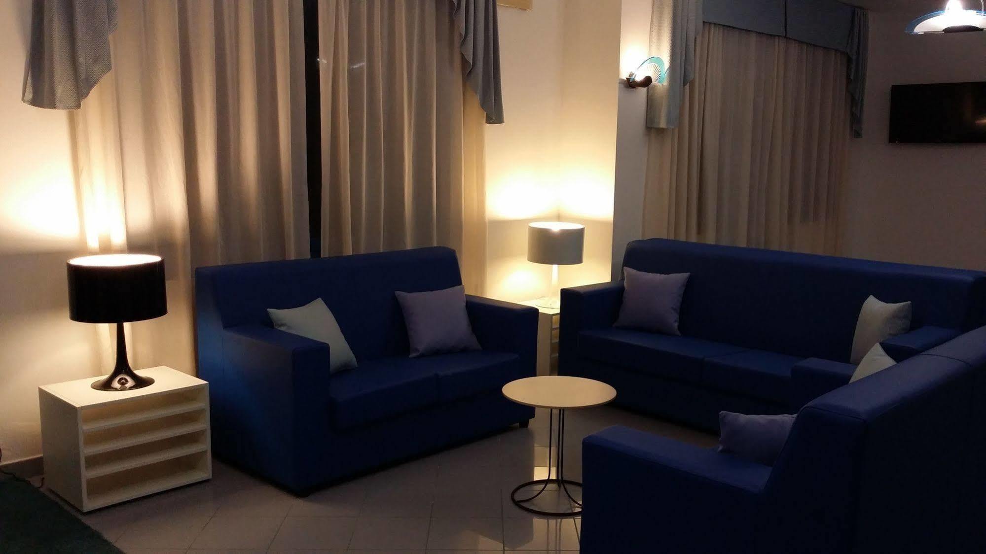 Hotel Marina Roseto Degli Abruzzi Bagian luar foto